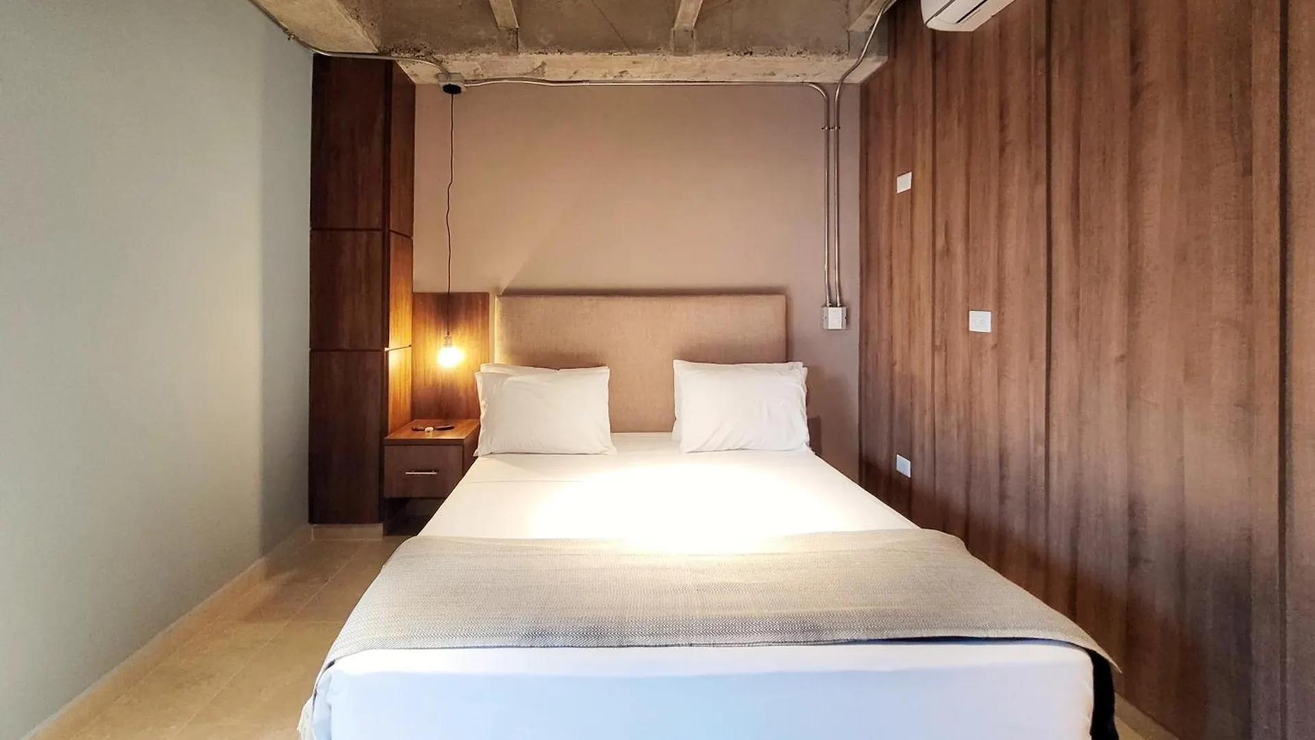 דירות מדיין The Hub By Wynwood House
