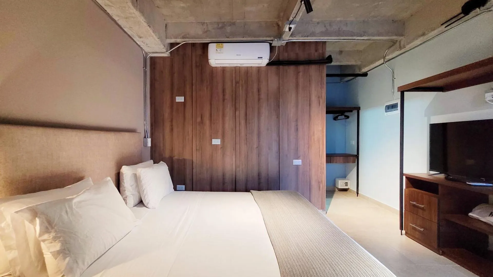 דירות מדיין The Hub By Wynwood House